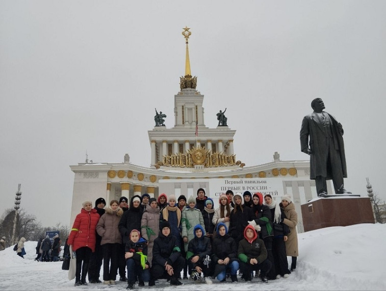 Первые нашей школы на Международной выставке-форум "Россия" на ВДНХ..