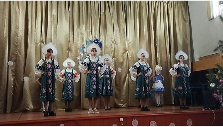 Новогодний голубой огонёк.